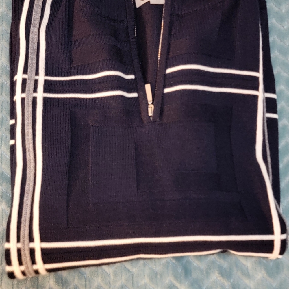 Men's Sweater - Picture 7 of 12